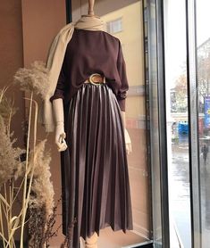 Hijab Chic Classy, Street Hijab Fashion, Muslim Outfits, Muslim Fashion Outfits