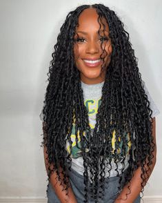 Sexy, natural looking, and full of curls 🔥🔥 Today’s Work…THE CEO WAS IN THE BUILDING 🔥🔥 The So Extra JAH LOCS (human ends +curls) Lower… | Instagram Jah Locs, Boho Locs, Goddess Locs, Dope Makeup, Goddess Braids, Faux Locs, Protective Styles, Braid Styles