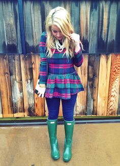 Pinterest: @zarakobe Invisible Closet, Teenager Fashion, Preppy Fall, Rubber Boots, Look At You, Looks Style, Fall Winter Outfits, Look Chic, Outfits Casuales