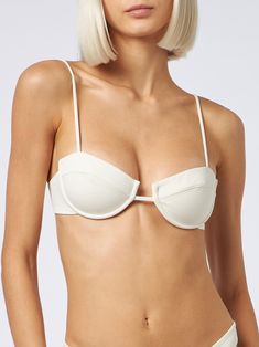 Dive into comfort and style with our Salina underwired bralette top. This elegant swimwear piece features a plain cream color, perfect for a classic yet striking beach look. Designed with adjustable shoulder straps, it ensures a personalized fit for maximum comfort and support. Composition: 90% poliammide 10% elastan Spring Swimwear With Padded Cups And Spaghetti Straps, Spring Swimwear With Spaghetti Straps And Padded Cups, Poolside Bra With Removable Pads, Beach Season Underwire Bra With Padded Cups, Underwire Bra With Padded Cups For Beach Season, Fitted Swimwear With Removable Cups For Summer, Summer Padded Bra, Padded Bra For Sunbathing In Summer, Summer Swimwear With Removable Cups For Swimming