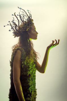 Dryad Costume, Carnaval Make-up, Foto Tips, Fantasy Photography, Midsummer Nights Dream, Poses References, Fairy Costume, 영감을 주는 캐릭터