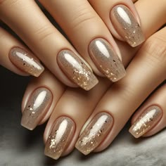 A close-up of beautifully manicured champagne shimmer nails, showcasing their sparkling finish and elegant design. Champagne Gold Nails Sparkle, Champagne Nail Art, Champagne Christmas Nails, Champagne Sparkle Nails, Champagne Chrome Nails, Champagne Glitter Nails, Champagne Nail Designs, Shimmer Nail Art, Shimmer Nails