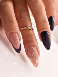 Classy Nails, Chic Nails, Short Acrylic Nails, Nail Arts, Nail Polishes, Cute Acrylic Nails, Black Nails, Nail Manicure, False Nails