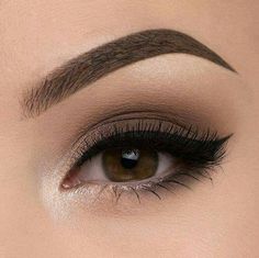 Machiaj Smokey Eyes, Mekap Mata, Smink Inspiration, Makijaż Smokey Eye, Trik Fotografi, Makeup Designs, Makeup Goals, Eye Make