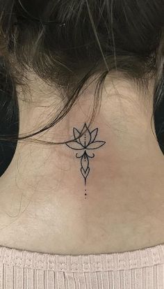 Flower Tattoos Designs, Tattoo Placements, Travel Tattoos, Back Of Neck Tattoo, Neck Tattoos, Diy Tattoo, Lotus Tattoo, Flower Tattoo Designs