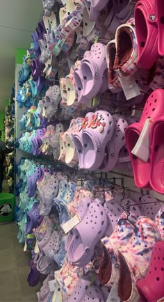 Cool Crocs, Crocs Aesthetic, Purple Crocs, Crocs Outfit, Pink Crocs, Shoes Crocs