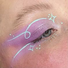 Colored Eyeliner Looks, Easy Graphic Eyeliner, Solar Paint, Glossier Stretch Concealer, Kush Mascara, Bubble Yum, Stretch Concealer, Cloud Paint, Artsy Makeup