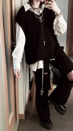 Goth Clothes Masculine, Lain Aesthetic Outfit, Masc Outfit Inspirations, Male Corset Outfit Aesthetic, Alternative Masculine Fashion, Alt Outfit Ideas Men, Masc Alt Clothes, Outfit Inspo Alt Masc, Bsd Inspired Fashion