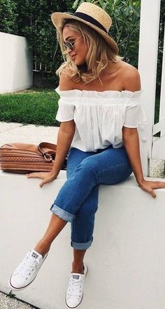 Simple & cute. Converse Outfits, Bohol, Tumblr Outfits, Spring Look, Outfit Jeans, Popular Outfits, Maxi Skirts, Date Outfits