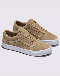 Old Skool Pig Suede Shoe Classic Suede Sneakers With Closed Toe, Classic Suede Closed Toe Sneakers, Street Skater, Xmas 2024, Footwear Design, Van Doren, Vans Old Skool, Old Skool, Suede Shoes