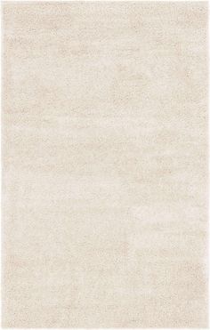 a white rug with no pattern on it