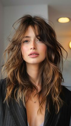 22 Curtain Bangs Looks to Elevate Your Style Bride Hairstyles For Long Hair, Bangs Wavy Hair, Hairstyles Drawing, Shaggy Long Hair, Long Shag Haircut, Cozy Aesthetic