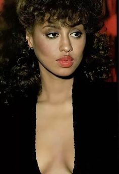 phyllis hyman 80s Hair Tutorial, Hollywood Glamour Aesthetic, Phyllis Hyman, Paula Abdul, 80s Hair, Vintage Black Glamour, Black Hollywood, Black Femininity, Beauty Icons