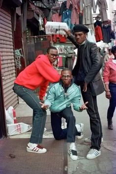 Teens pose for a photo after purchasing brand new Adidas sneakers with the fat laces at Orchard Street, Lower East Side in 1984. Photo by Jamel Shabazz. Sneakers Aesthetic, Kangol Hats, Physical Features, Sundance Film, Lacing Sneakers, Documentary Film, Hip Hop Music