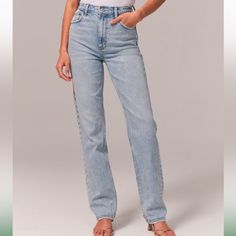 Brand New Without Tags Abercrombie & Fitch Jeans Light Wash Denim Size 26/2r Never Worn, Super Cute And Trendy Wash Perfect For Any Occasion! 90s Straight Jeans, 90s Baggy, Abercrombie Jeans, 90s Jeans, Love Jeans, High Rise Mom Jeans, Long Sleeve Blouse Pattern, Loose Jeans