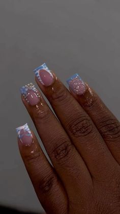 There's a new beauty trend taking over Instagram and it's absolutely stunning. Say hello to "quartz nails". Quartz Nails, Acrylic Toe Nails, Acrylic Nail Set, Hard Nails, Blue Acrylic Nails, Colored Acrylic Nails, Girly Acrylic Nails, French Tip Acrylic Nails, Short Square Acrylic Nails