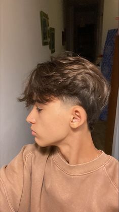 Teenager Boy Haircut, Mullet Straight Hair Men, Taper Fade Straight Hair, Straight Hair Mullet Men, Mullet Hairstyle Mens Straight Hair, Mid Fade Haircut, Short Fade Haircut