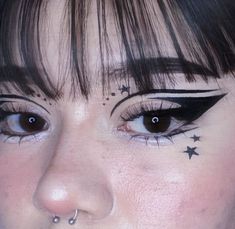 Ateez Makeup, Cool Eyeliner, Egirl Makeup, Doll Eye Makeup, Star Makeup