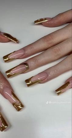 Elevated French Tip Nail Art: Unleashing Your Inner Trendsetter Gold Nails Coffin, Gold Prom Nails Acrylic, Nails Rojas Cortas, Black And Gold Nails Ideas, Acrylic Nails Gold, French Tip Nail Art, Gold Acrylic Nails