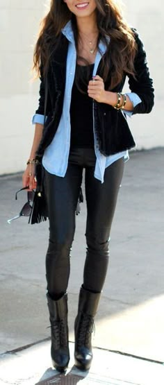 Leather Pant & Chambray ❤︎ Great Layered Look .. Love it! Outfits Leggins, Bright Pants, Leather Leggings Outfit, Leather Pants Outfit, Chic Fall Outfits, Black Leather Pants, Leather Pant, Legging Outfits