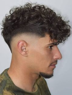 Ideias para cortes de cabelos masculinos. #cortemasculino #cabeloestilosomasculino #cortes Mens Short Curly Hairstyles, Mens Hairstyles Thick Hair, Cool Mens Haircuts