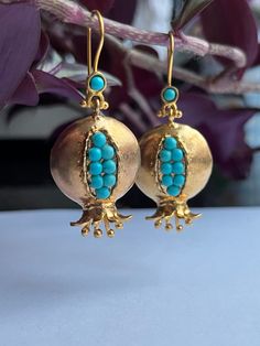 This Dangle & Drop Earrings item by MilagroJewellery has 7 favourites from Etsy shoppers. Is dispatched from Türkiye. Listed on 23 Aug, 2024 Persian Turquoise Jewelry, Turkish Jewelry Istanbul, Greek Cosmetics, Morocco Jewelry, Armenta Jewelry, Turkey Jewelry, Ottoman Jewelry, Vintage Turquoise Jewelry, Pomegranate Earrings