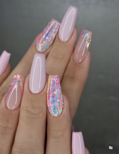 Light Pink Nails With Nail Art, Nails Acrylic Festival, Green Pink Nail Designs, Unique Birthday Nail Designs, Unicorn Inspired Nails, Birthday Nails 30, Girly Birthday Nails, Pink Boho Nails, Cotton Candy Chrome Nails