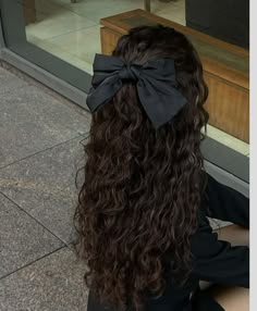 Hairstyle Ideas Easy, Curly Hair Photos, Bow Hairstyle, Hairdos For Curly Hair, Curly Hair Inspiration, Curly Hair Care, Hair Routines