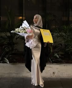 Hijabi Grad Dresses, Hijabi Graduation Outfit Ideas, Hijab Graduation Outfit Ideas, Graduation Outfits Hijab, Graduation Modest Outfit, Modest Graduation Outfit Hijab, Uni Graduation Dress, Graduation Outfit Hijab, Hijabi Graduation Pictures