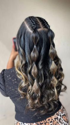 "Fall-Inspired Homecoming Hair for Blondes & Brunettes" Concert Hair, Concert Hairstyles, Hairstyle Examples, Hoco Hairstyles, Dance Hairstyles, Short Layered Haircuts, Modern Hairstyles, Hoco Hair, Baddie Hairstyles