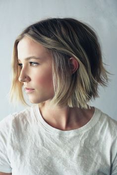 Edgy Bob Hairstyles, Edgy Bob Haircuts, Tiny Hair Clip, Edgy Bob, Choppy Bob Haircuts, Instagram Hairstyles, Medium Bob Hairstyles, Choppy Bob Hairstyles, Short Blonde Hair