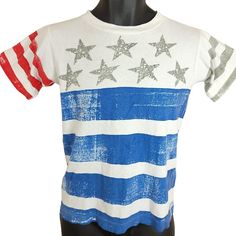 American Flag T Shirt Vintage 80s 90s All Over Print Made In USA Mens Size XS Condition: pre-owned, slim vintage fit Measurements: Collar to hem: 23.5 inches Underarm to underarm: 16.75 inches American Flag T Shirt, American Flag Tshirt, Vintage Fits, Flag Tshirt, Mens T Shirts, All Over, Made In, All Over Print, American Flag