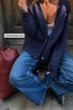 This cardigan features an oversized fit and a stretchy rib knit. It has wide sleeves and a ribbed hemline. Our cardigan features button closure down the front. Blue Cardigan Outfit, Casual Chique, Uni Outfits, Autumn Fits, Ribbed Dress, Mode Inspo, Outfit Inspo Fall, Mode Vintage