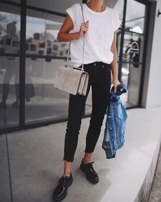 Black White Outfit, Nyc Street Style, Perfect White Tee, Looks Street Style, Looks Black, Black Women Fashion, Inspiration Mode, Fashion Mode