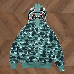 Camo Shark Full Zip Parker Hoodie Green Bape Size:M No Damage, Can Be Worn By Both Men And Women. Packed In Good Condition. Bape Hoodie, Camo, Jackets For Women, Mens Shirts, Man Shop, Sweatshirts Hoodie, Men And Women