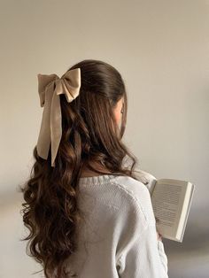 Bow Hairstyle, Hairstyles For School, Trendy Hairstyles, Prom Hair, Pretty Hairstyles, Hair Goals, Hair Looks