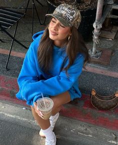 #fashion #ootd #aesthetic #outfitpost #fitcheck #fitinspiration #outfits #shopmycloset Hoodies Aesthetic Poses, Dressed Up Hoodie Outfit, Camo Hoodie Aesthetic, Camo Hat Outfit, Hat Aesthetic Outfit, Camo Hats Outfits, Summer Outfits Streetwear, Fitted Hat Outfit, Camo Hoodie Outfit