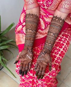 Mehndi Design Photo Mehendi Designs For Bridals, Arabic Dulhan Mehndi Designs, Bridal Mehandi Designs For Hands Unique, Mehndi Bride Designs, Mehandi Designs For Hands For Bride, Mehndi Designs Full Hand Indian Bridal, Bride Mehandi Designs For Hands, Bridel Mehandi Full Hand Back Side, Traditional Bridal Mehandi