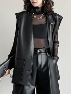 Punk Vintage, Leisure Fashion, Outerwear Vest, Alt Fashion, Mode Inspo, Alternative Outfits, Fashion Seasons, Edgy Outfits, Sleeveless Vest