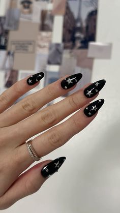 Black and Silver star nails with gems / crystal / diamond Punk Rock Acrylic Nails, Goth Almond Nails, Rockstar Girlfriend Nails, Black Bling Acrylic Nails, Silver Star Nails, Punk Rock Nails, Txt Nails, Nail Design Gold, Black Silver Nails