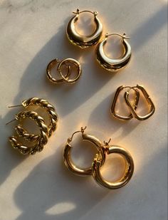 Ušný Piercing, خواتم خطوبة, Chunky Gold Hoop Earrings, Video Tiktok, Chunky Hoop Earrings, Photography Lifestyle, Hoop Earring Sets