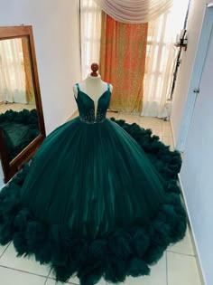 Big Poofy Dresses Princesses, Quencinera Dresses Emerald Green, Xv Dresses Green, Dark Green Sweet 16 Dress, Dark Green Quince Dress, Forest Green Quinceanera Dress, Teal Princess Dress