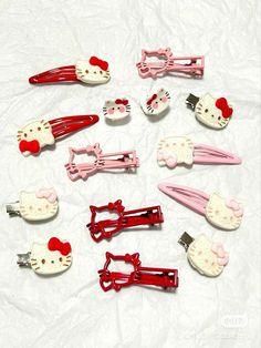 Cute Hairclips, Miss Candy, Kawaii Hair Clips, Y2k Hello Kitty, Hat Aesthetic, Hello Kitty Clothes, Victoria Fashion, Hello Kitty Aesthetic, Hello Kit