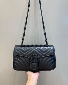 Gg Marmont Small Shoulder Bag, Gucci Gg Marmont, Black Chevron, Quality Handbags, Gg Marmont, Shoulder Bag Black, Black Hardware, Small Shoulder Bag, Luxury Shoes