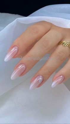 Nails Delicadas, Acrylic Nails Design, Maquillage Yeux Cut Crease, Unghie Sfumate, Wow Nails, Simple Gel Nails, Casual Nails, Makijaż Smokey Eye, White Nail