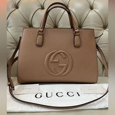 Brand New Gucci Soho Top Handle Satchel Leather Bag With A Long Shoulder Strap And Top Full Zipper, Made In Italy. It Comes With A Dust Bag, Protective Cloth For A Strap And A Pouch As Well As Authenticity Cards. Everything In My Closet Is Authentic And Pm Will Authenticate It For You For Free Dimensions Base Length Is 14” Height 10” Width 6.5” Elegant Gucci Shoulder Bag With Logo, Gucci Evening Bags With Logo, Gucci Handbags Outlet, Gucci Top, Gucci Soho, Carry All Bag, Gucci Handbags, Bags Designer Fashion, Designer Bags