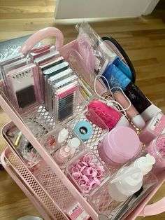 Pink Lash Tech Room, Lash Tech Goals, Vision Board Lash Tech, Cosmetology Studio, Lash Tech Room Ideas, Lashes Tech, Lash Tech Aesthetic, Lash Tech Supplies, Nail Technician Room