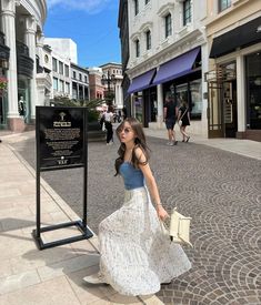 Bangkok Outfit Travel Ootd, Vietnam Outfit Ideas, Summer Outfits Japan, Hongkong Outfit Travel, Vietnam Ootd, Vietnam Fits, Summer Paris Outfits, Hk Outfit, First Date Outfit Casual