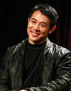 Jet Li and his KILLER SMILE! Jet Lee, Jet Fly, Jet Li, Martial Arts Movies, Leading Men, Pencak Silat, Chinese Films, Chinese Movies, Martial Artists