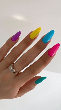 31. Bright & Bold Color Almond Shaped Nails Summer is here babe! And it’s time to get summer-ready, which includes getting a pretty manicure.... Almond Shaped Nails, Bright Summer Nails, Shaped Nails, Vibrant Nails, Bright Nails, Almond Shaped, Summer Acrylic Nails